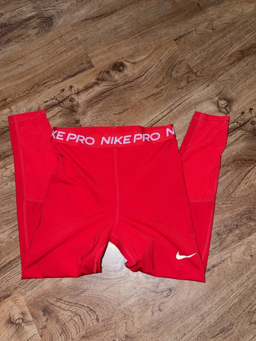 Nike Pro Red women’s
